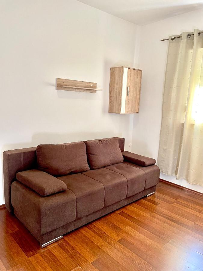 Apartman Lovre 扎达尔 外观 照片